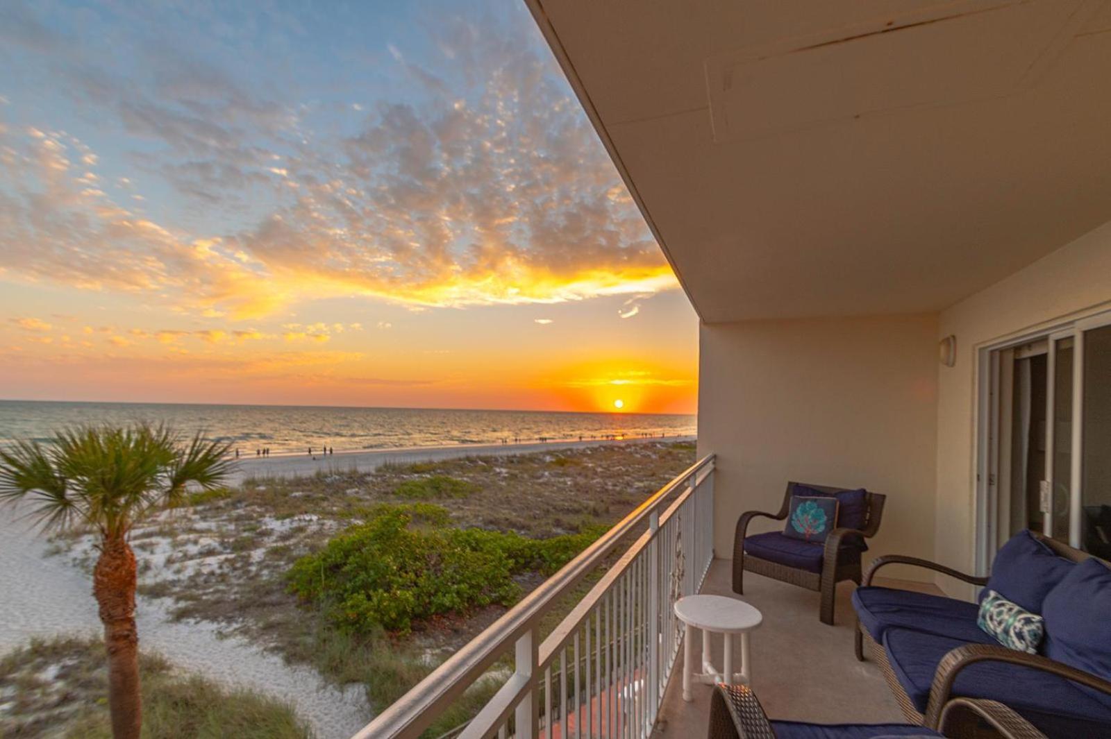 Beachfront Madeira Norte St. Pete Beach Exterior photo