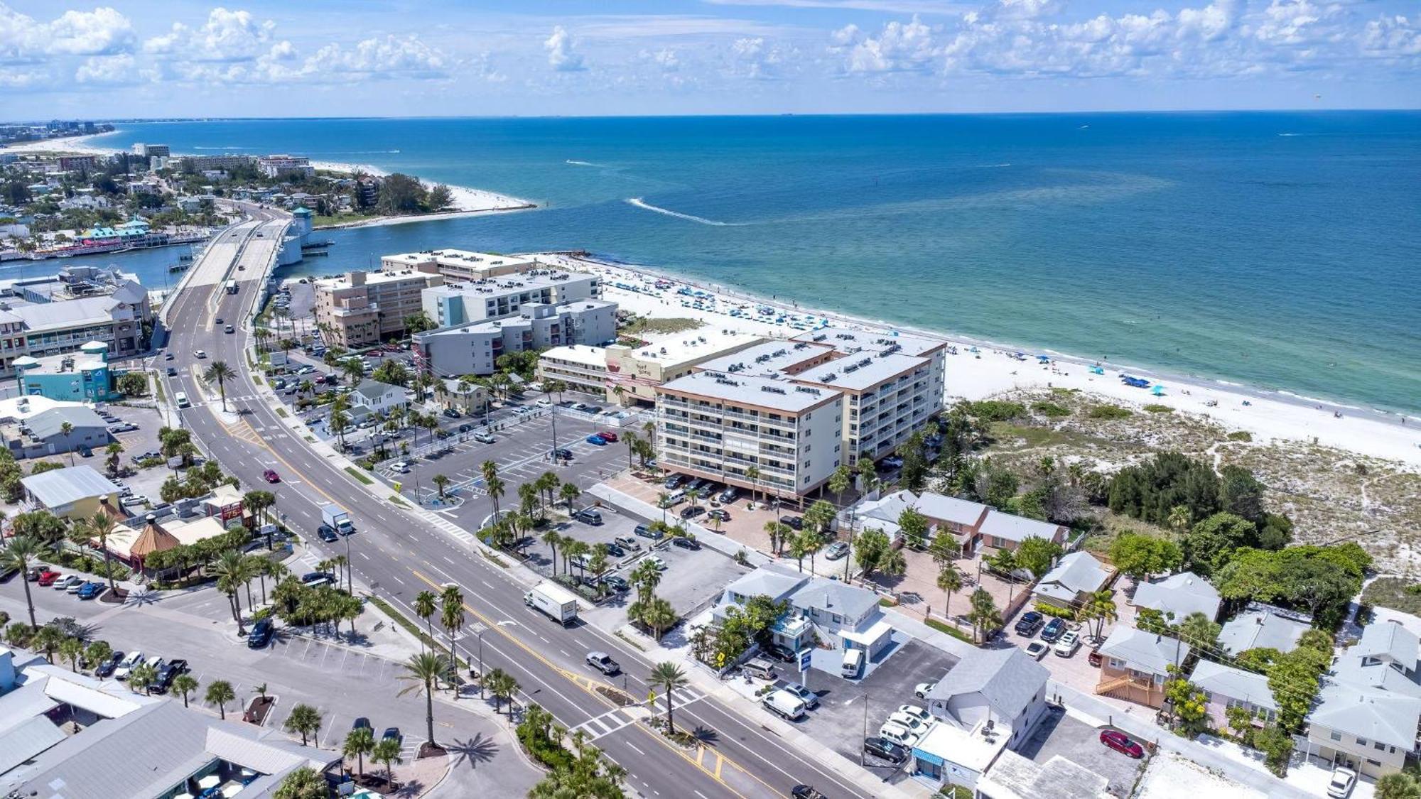 Beachfront Madeira Norte St. Pete Beach Exterior photo
