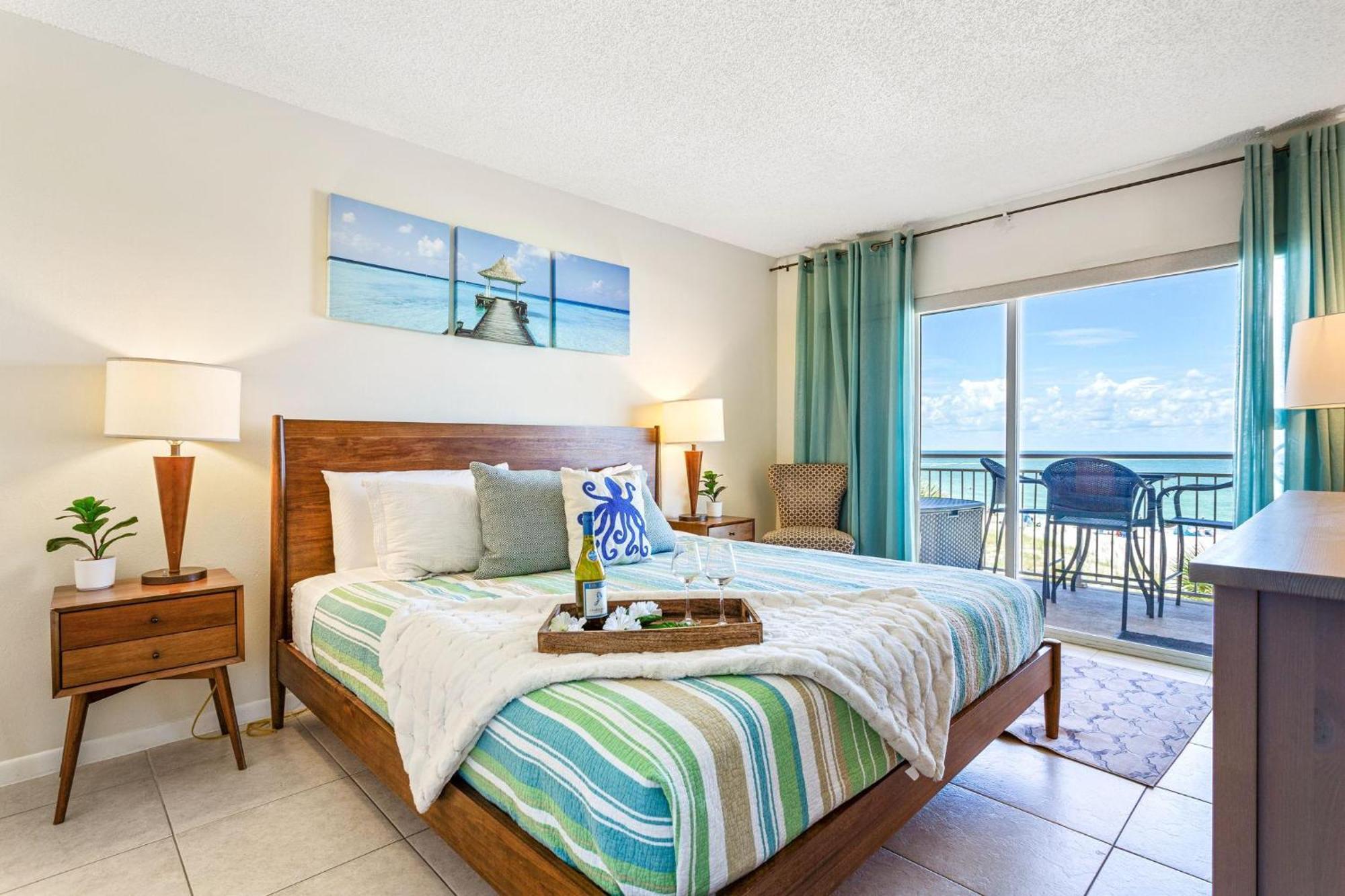 Beachfront Madeira Norte St. Pete Beach Exterior photo